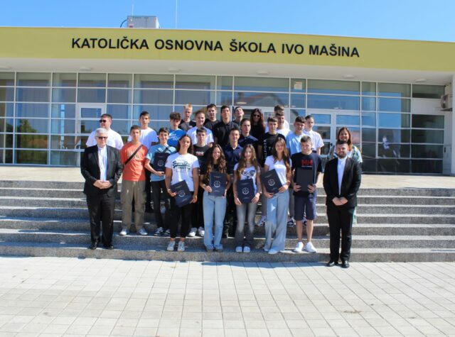 SVEČANA DODJELA SVJEDODŽBI OSMAŠIMA