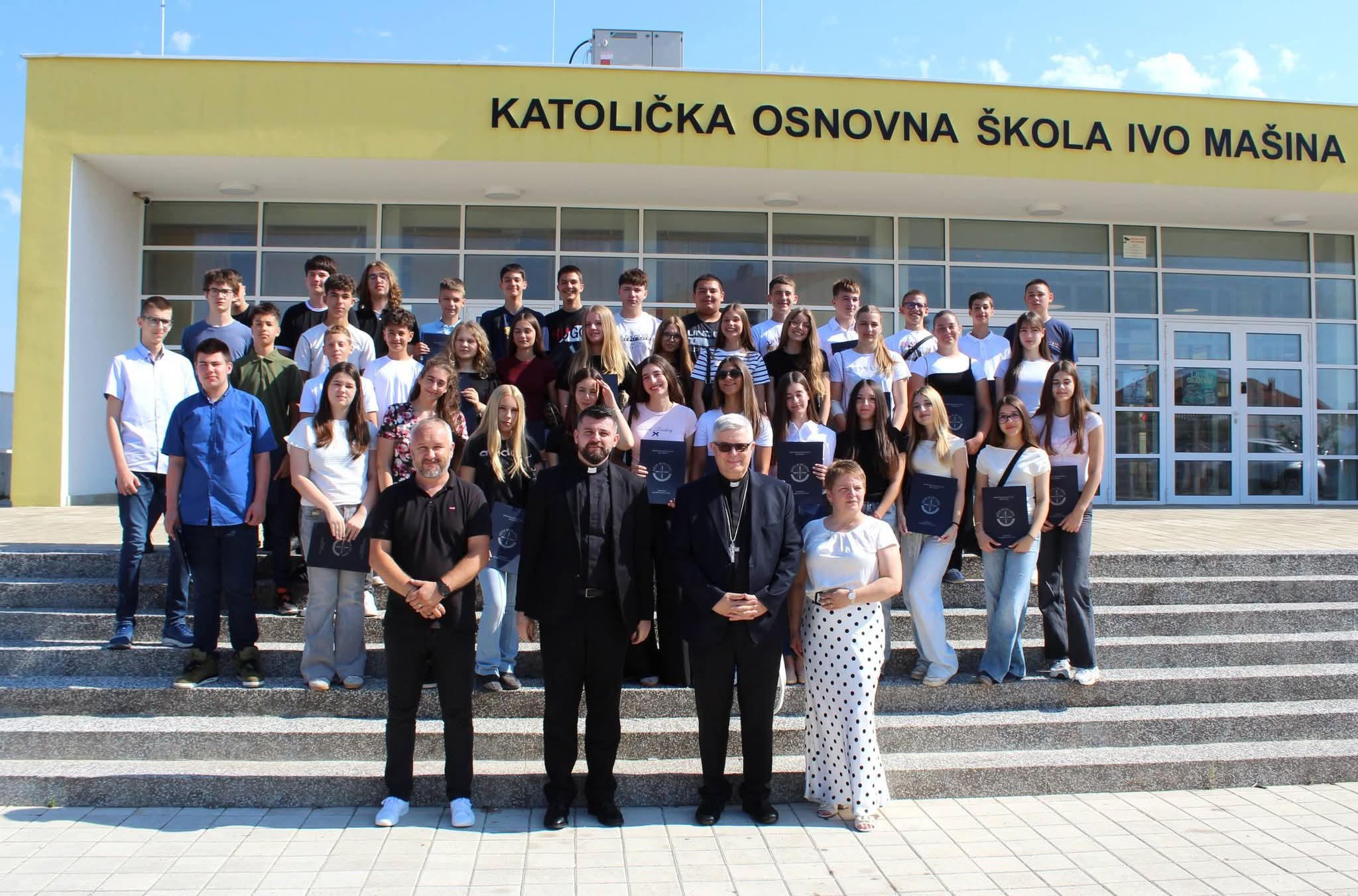 Svečana dodjela svjedodžbi Svečana dodjela svjedodžbi